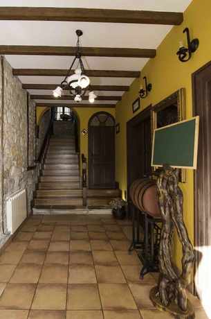 Imagen de los interiores del Hotel La Casona De Tresgrandas. Foto 17