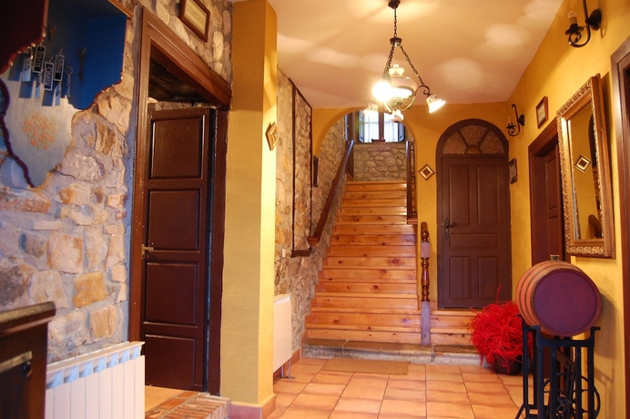 Imagen de los interiores del Hotel La Casona De Tresgrandas. Foto 18