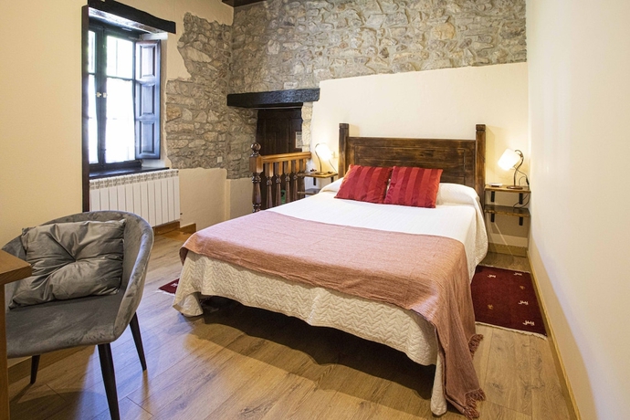 Imagen de la habitación del Hotel La Casona De Tresgrandas. Foto 13