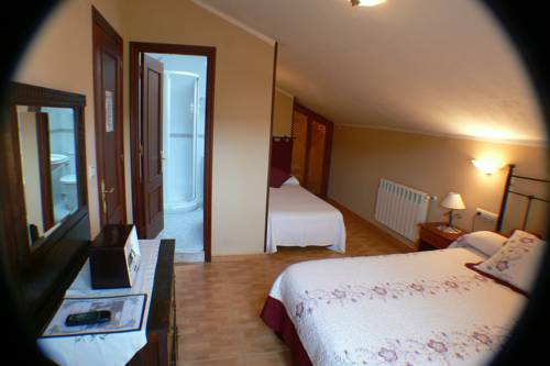 Imagen de la habitación del Hotel La Casona de Cardes. Foto 2