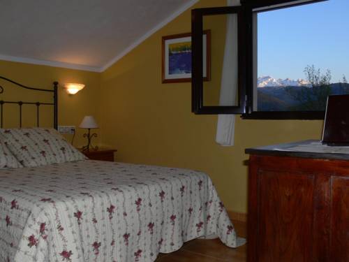 Imagen de la habitación del Hotel La Casona de Cardes. Foto 3