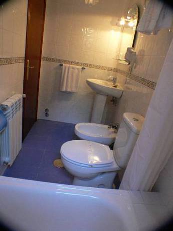 Imagen de la habitación del Hotel La Casona de Cardes. Foto 4