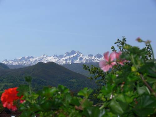 Imagen de la habitación del Hotel La Casona de Cardes. Foto 12