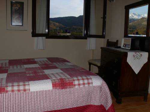 Imagen de la habitación del Hotel La Casona de Cardes. Foto 13