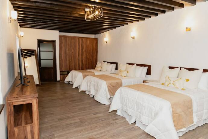 Imagen de la habitación del Hotel La Casona de Josefa. Foto 15