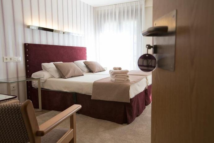 Imagen de la habitación del Hotel La Casona de Llerices. Foto 15