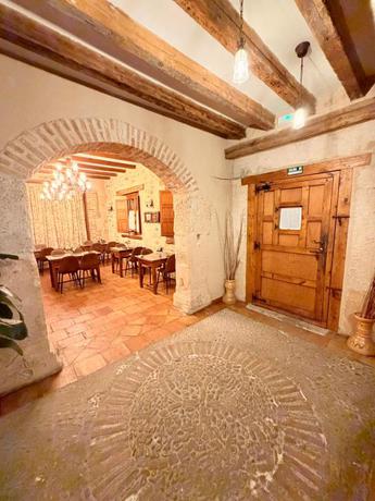 Imagen de los interiores del Hotel La Casona del Molinero by gaiarooms. Foto 14