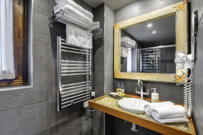 Imagen de los interiores del Hotel La Casueña. Foto 12