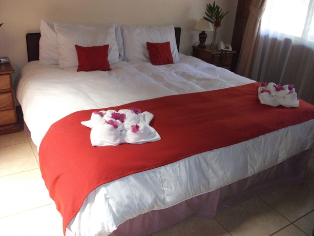 Imagen de la habitación del Hotel La Catalina and Suites. Foto 2