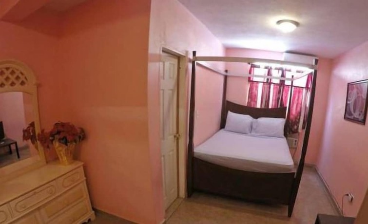 Imagen de la habitación del Hotel La Cayenna H&ocirc;tel et Restaurant. Foto 15