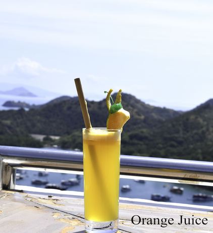 Imagen del bar/restaurante del Hotel La Cecile and Cafe Komodo. Foto 2