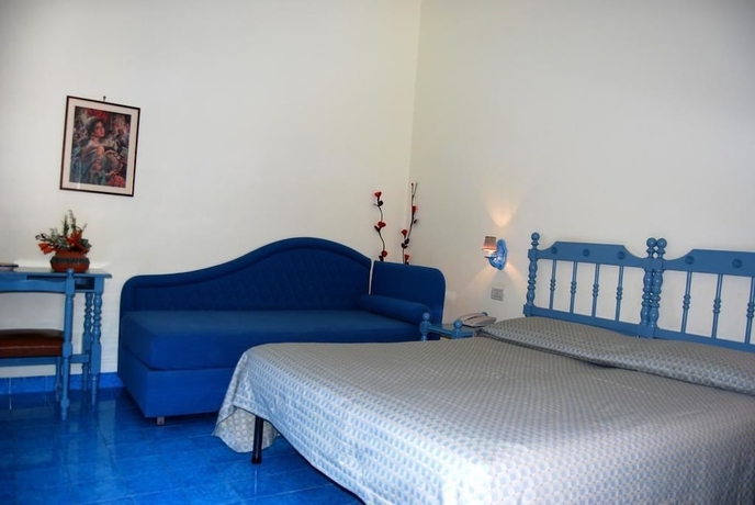 Imagen de la habitación del Hotel La Certosa. Foto 9