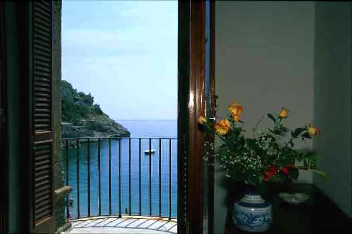 Imagen de la habitación del Hotel La Certosa. Foto 16