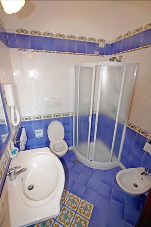 Imagen de la habitación del Hotel La Certosa. Foto 17