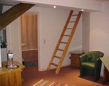 Imagen de la piscina del Hotel La Châtelaine and Aux Chevaliers. Foto 10