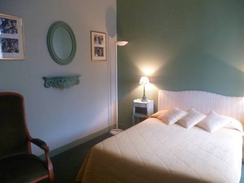 Imagen de la habitación del Hotel La Cha&icirc;ne D'or. Foto 14