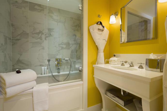 Imagen de la habitación del Hotel La Chambre Du Marais. Foto 7