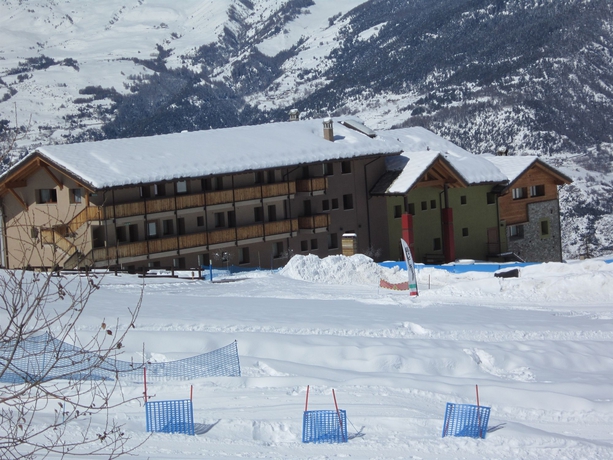 Imagen de los exteriores del Hotel La Chance, Pila. Foto 12