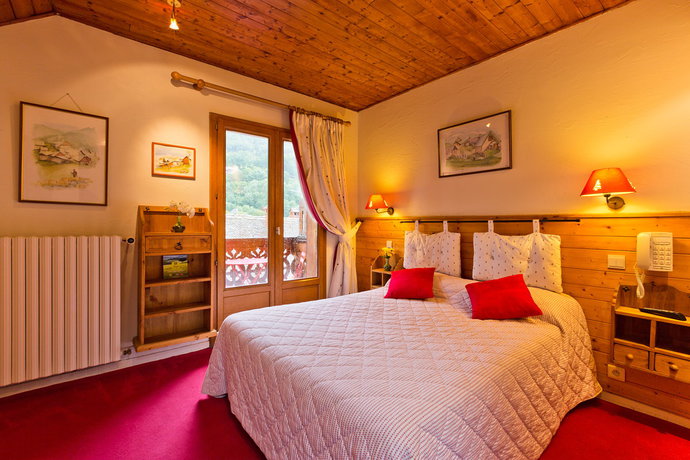 Imagen de la habitación del Hotel La Charpenterie. Foto 3