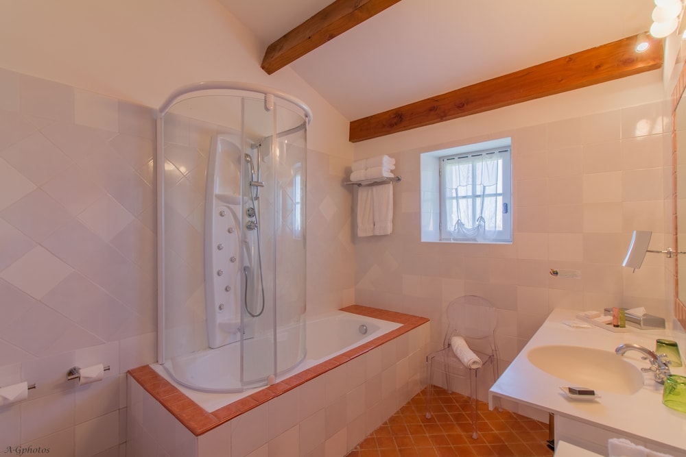 Imagen de la habitación del Hotel La Chartreuse Du Bignac. Foto 18