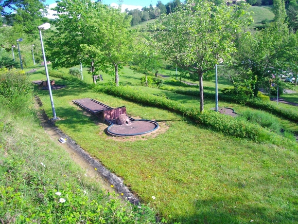 Imagen de los exteriores del Hotel La Chataigneraie. Foto 16