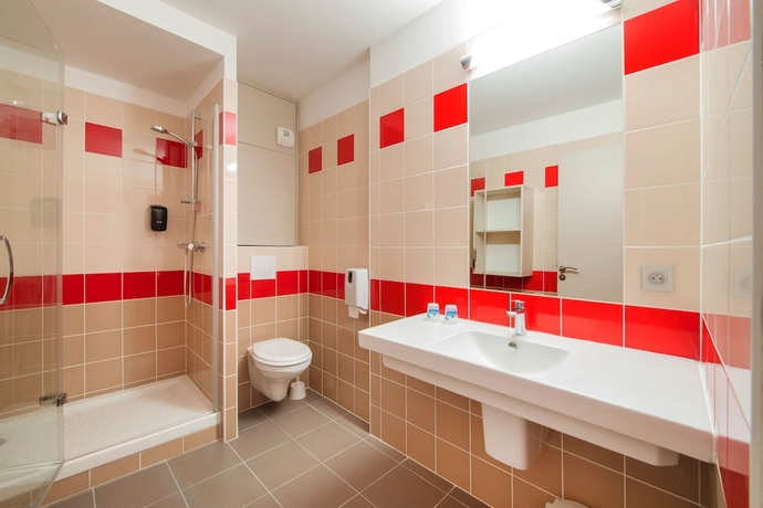 Imagen de la habitación del Hotel La Chataigneraie. Foto 13