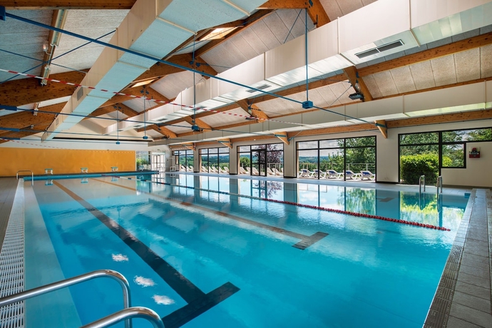 Imagen de la piscina del Hotel La Chataigneraie. Foto 19