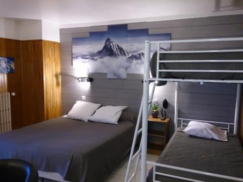Imagen de la habitación del Hotel La Chaumi&egrave;re Garage Moto gratuit &Agrave; 150 m de la gare SNCF et TMB. Foto 5