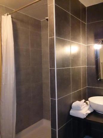 Imagen de la habitación del Hotel La Chaumi&egrave;re Garage Moto gratuit &Agrave; 150 m de la gare SNCF et TMB. Foto 6