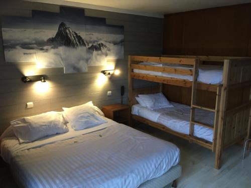 Imagen de la habitación del Hotel La Chaumi&egrave;re Garage Moto gratuit &Agrave; 150 m de la gare SNCF et TMB. Foto 7