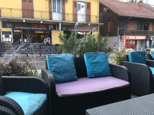 Imagen general del Hotel La Chaumi&egrave;re Garage Moto gratuit &Agrave; 150 m de la gare SNCF et TMB. Foto 2