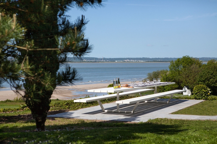 Imagen de los exteriores del Hotel La Chaumi&egrave;re, Honfleur. Foto 7