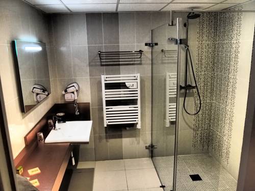 Imagen de la habitación del Hotel La Chaumiere, Quillan. Foto 3