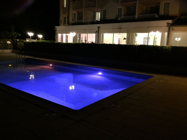 Imagen de la piscina del Hotel La Ch&ecirc;neraie. Foto 17