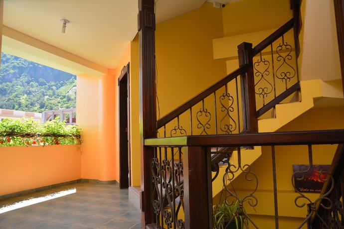 Imagen de los interiores del Hotel La Chimenea Casa De Piedad. Foto 12