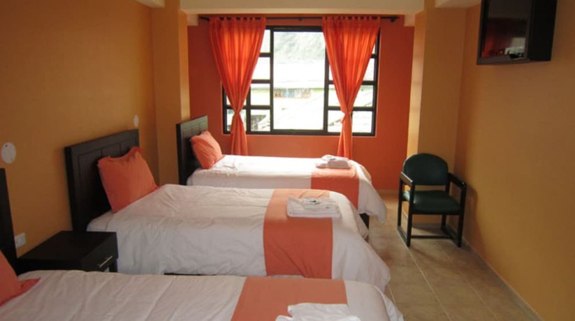 Imagen de la habitación del Hotel La Chimenea Casa De Piedad. Foto 8