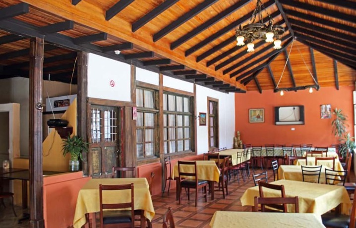 Imagen del bar/restaurante del Hotel La Chimenea Casa De Piedad. Foto 5
