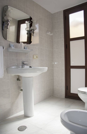 Imagen de la habitación del Hotel La Chiquita. Foto 14