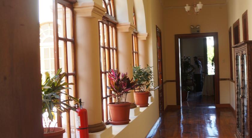 Imagen de los interiores del Hotel La Circasiana. Foto 10