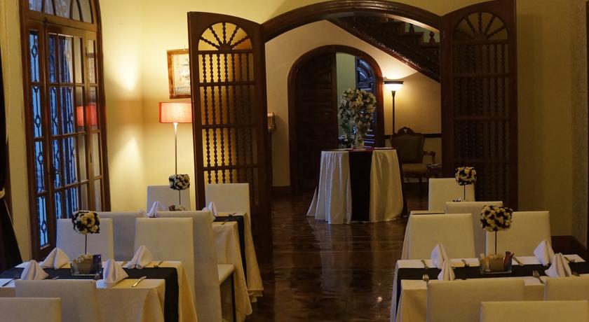 Imagen del bar/restaurante del Hotel La Circasiana. Foto 5
