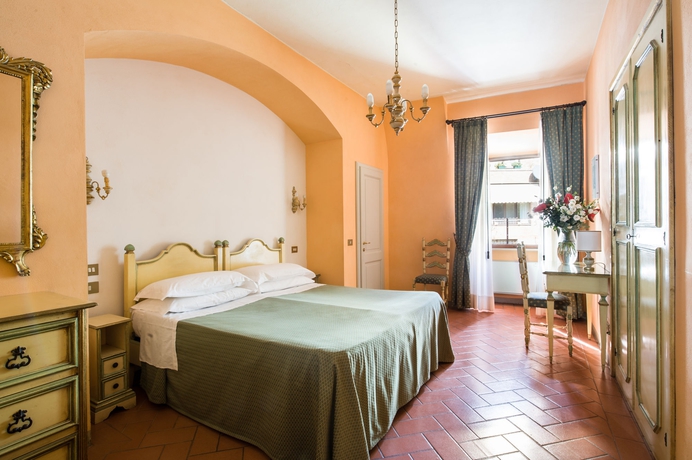 Imagen de la habitación del Hotel La Cisterna. Foto 6