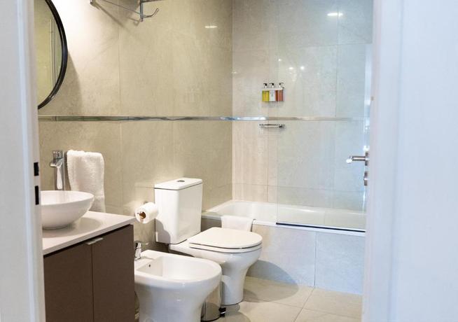 Imagen de la habitación del Hotel La Cisterna by DOT Suites. Foto 2