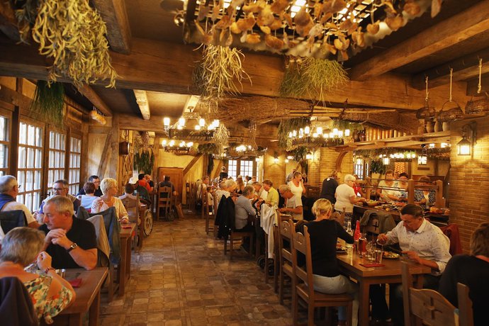 Imagen del bar/restaurante del Hotel La Citadelle. Foto 3