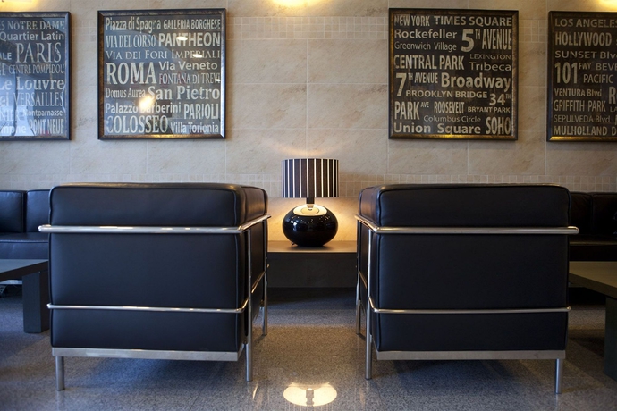 Imagen de los interiores del Hotel La City Estación. Foto 9