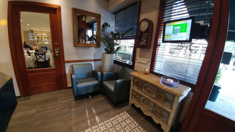 Imagen de los interiores del Hotel La Ciudadela. Foto 18