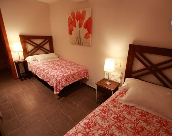 Imagen de la habitación del Hotel La Ciudadela. Foto 13