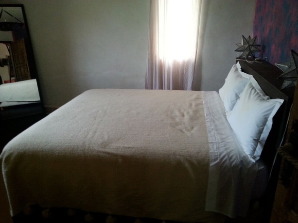 Imagen de la habitación del Hotel La Cl&eacute; Des Huiles. Foto 8