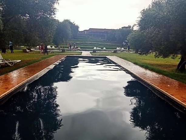 Imagen de la piscina del Hotel La Cl&eacute; Des Huiles. Foto 19