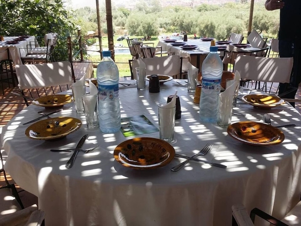 Imagen del bar/restaurante del Hotel La Cl&eacute; Des Huiles. Foto 2