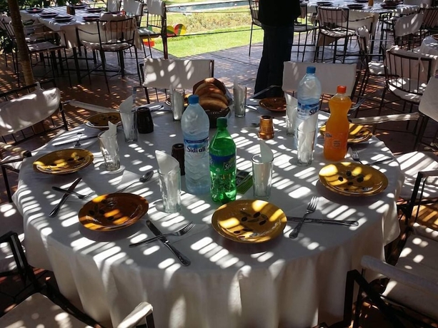 Imagen del bar/restaurante del Hotel La Cl&eacute; Des Huiles. Foto 3